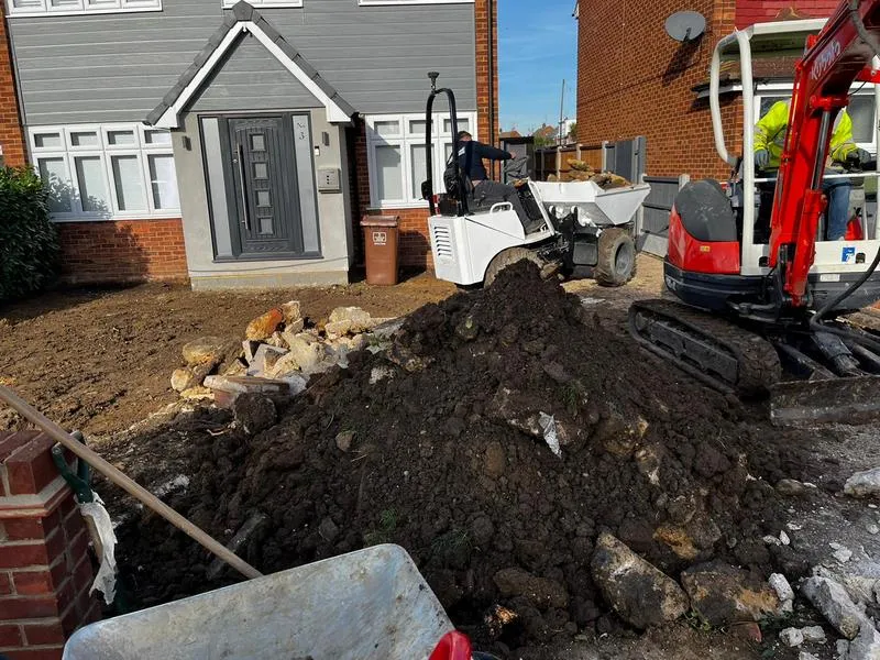 front charcoal block paved driveway side entrance 36